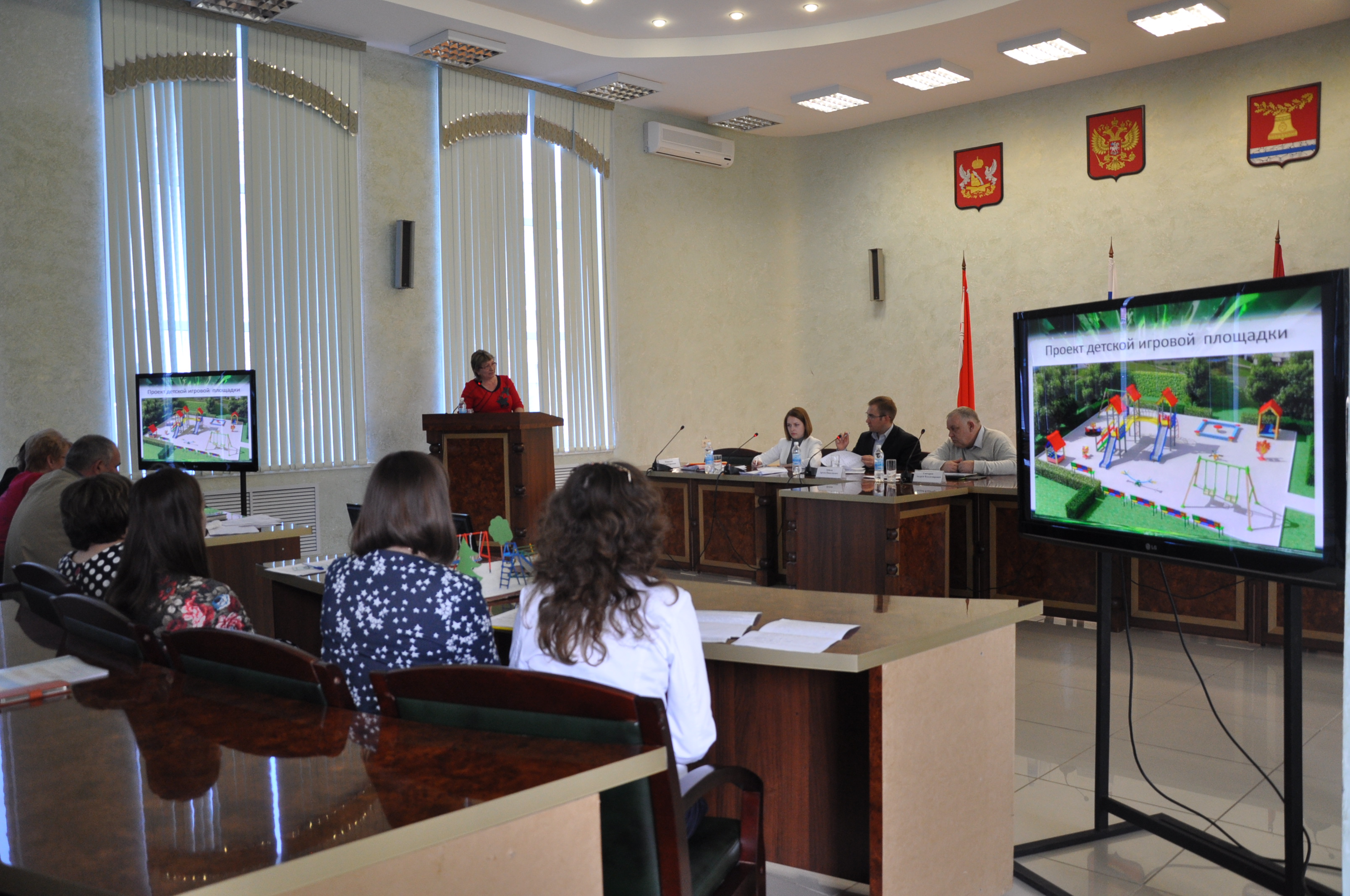 На получение грантов претендует 28 общественно-значимых проектов.