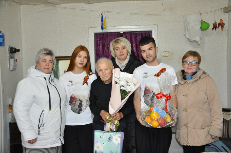 Участнику Великой Отечественной войны Михаилу Николаевичу Никитенко исполнился 101 год. Участнику Великой Отечественной войны Михаилу Николаевичу Никитенко исполнился 101 год.